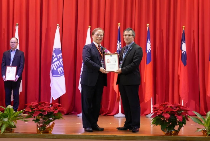 東海大學終身特聘教授楊朝棟 榮獲111年度傑出電機工程教授獎